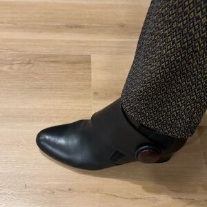 Pas de Rouge Black Ankle Boots